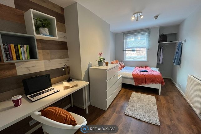 7-bed terraced on Off Smithdown Road, Liverpool, £4,398/mo