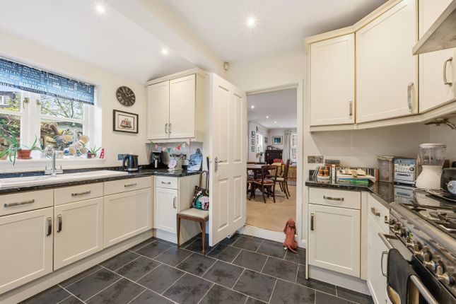 37, Radnor Road, Weybridge photo 2