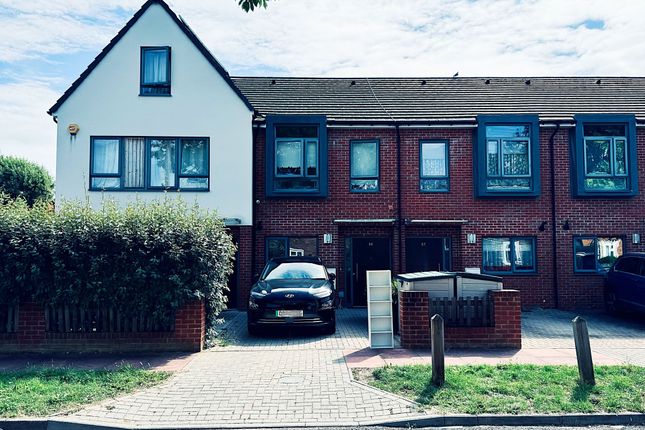 End terrace house to rent in Ash Row, Bromley