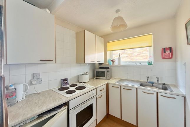 46, Florida Chalet, Back Market Lane, Great Yarmouth photo 3