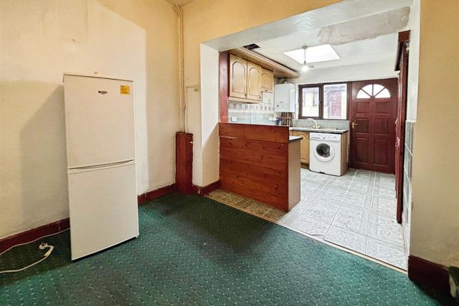 66,, Harlow Road, Bradford photo 4