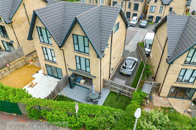 9, Old Mill Drive, Mossley photo 2