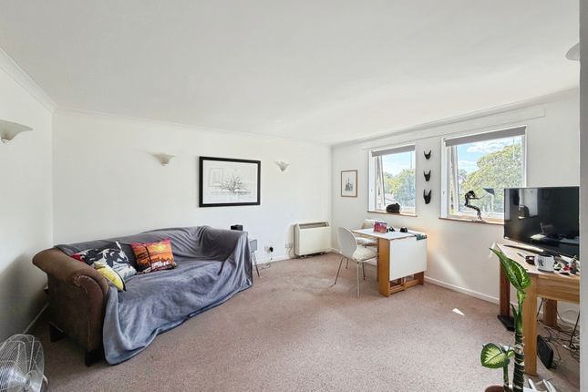 17 Sefton House,, Grosvenor Road, Hampshire photo 2