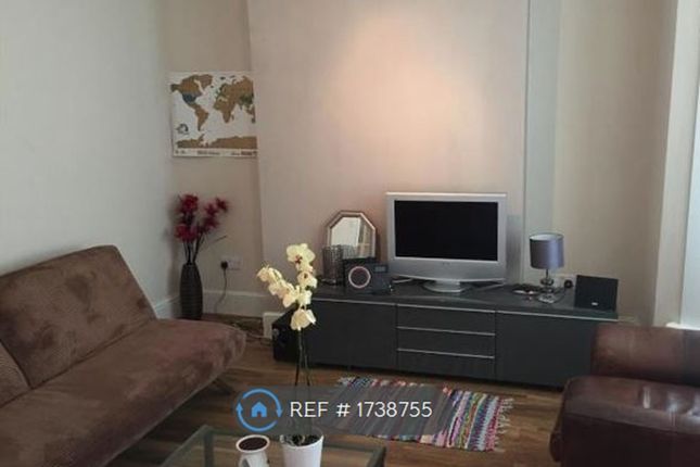 Terraced house to rent in Mathews Park Avenue, London