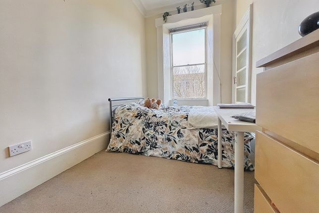 Flat for sale in Gladstone Terrace, Edinburgh