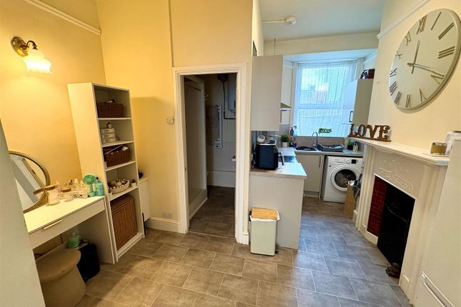 Flat 1, 10, Selborne Road, Littlehampton photo 5
