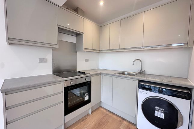 2 Bed Flat To Rent Church Path, Croydon Cr0