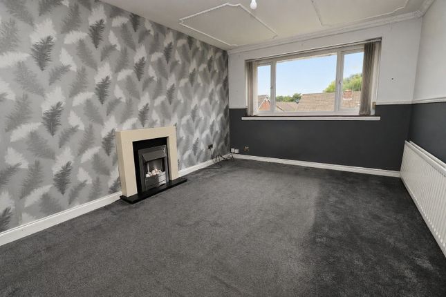 28, Whitecroft Drive, Bury photo 4