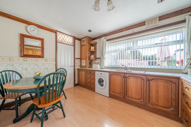 13, Sanderson Close, Cheshire photo 4