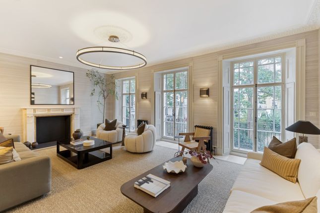 2-bed flat on Flat 1, 27, Brompton Square, London, £3,495,000