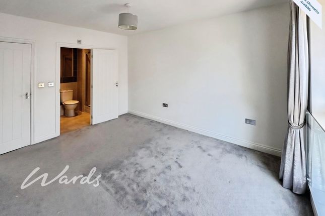 Flat 8, 10, Wills Crescent, Leybourne photo 4
