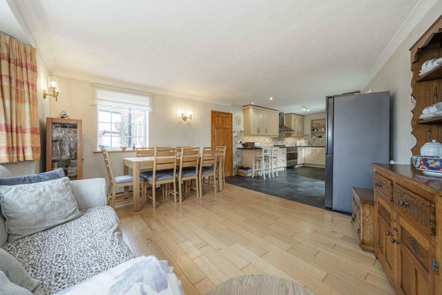 8, Halliford Road, Sunbury-On-Thames photo 3