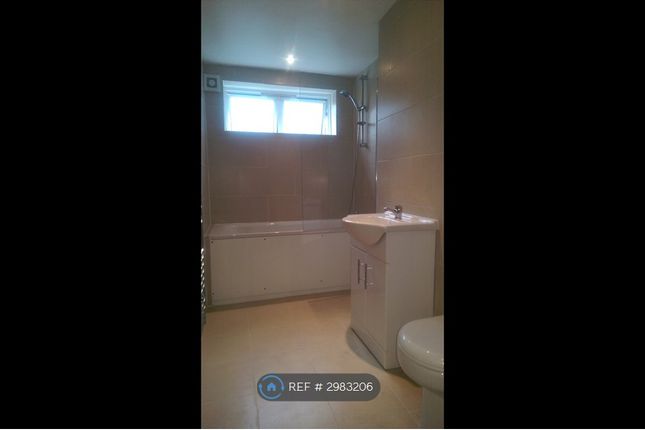 Flat, Trimdon Plender St, London photo 3