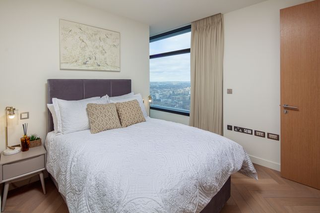 Flat for sale in Principal Tower, Principal Place, The City