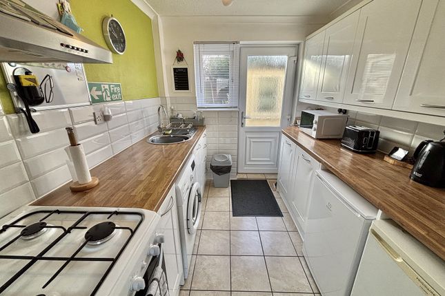 5, Tadcaster Avenue, Leicester photo 2