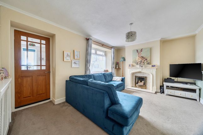 6 Russell Place, Milborne Port, SHERBORNE photo 2