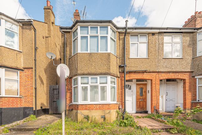 Flat for sale in Victoria Road, Hendon, London