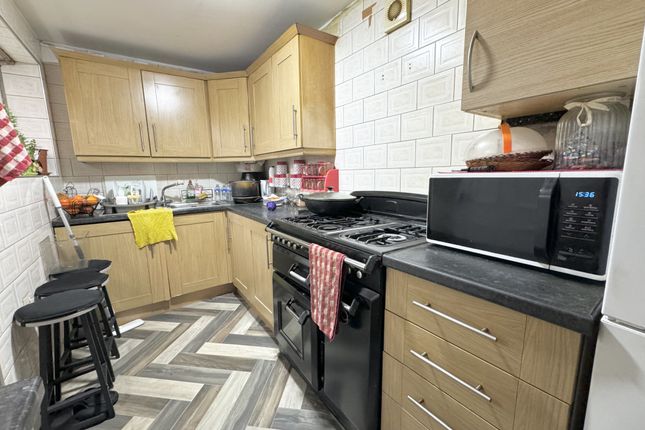 9, Sandhurst Place, Leeds photo 5
