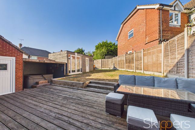 4 Jersey Close, Ashford photo 4