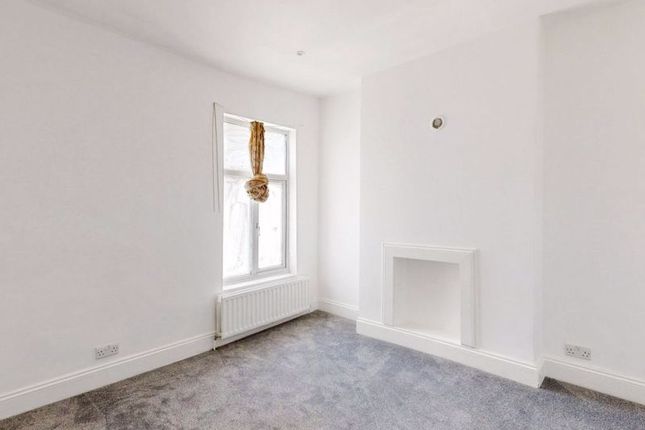 Flat for sale in Muschamp Road, London