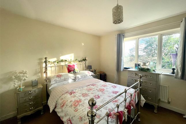 Flat for sale in Coxwell Avenue, Farnborough