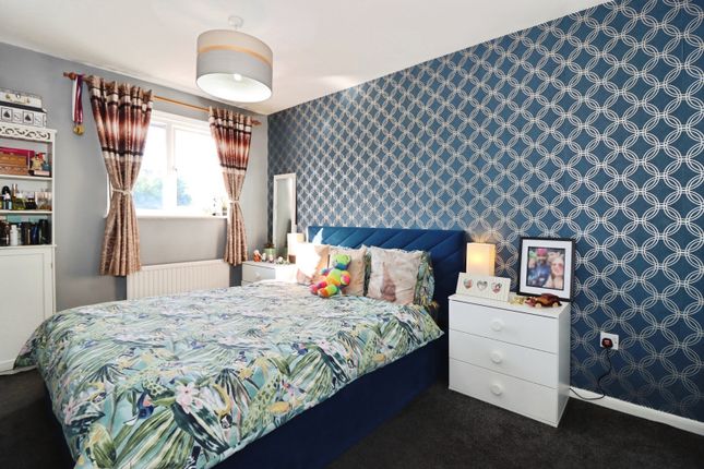 25, Ormonds Close, Bristol photo 4