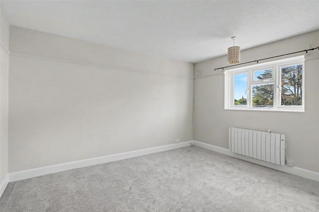 24 South Street, Lancing photo 5