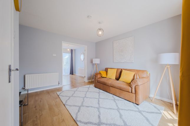 18 Friesland Close, Shaw, Wiltshire photo 4