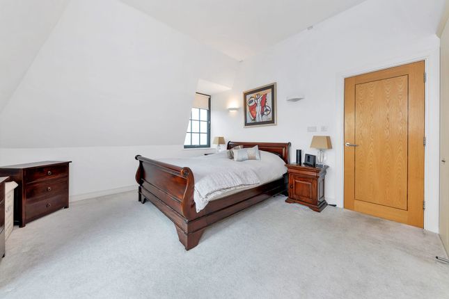 Flat for sale in Kents Lane, Standon
