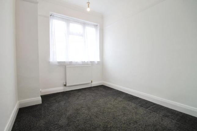 158, Alexandra Avenue, Harrow photo 4