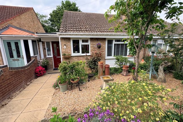 2-bed house on 15 Reynolds Drive, Little Paxton, St. Neots, £320,000