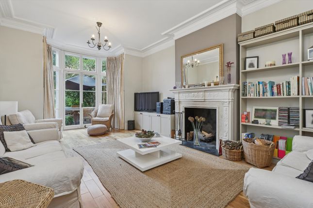112, Manor Road North, Esher photo 2