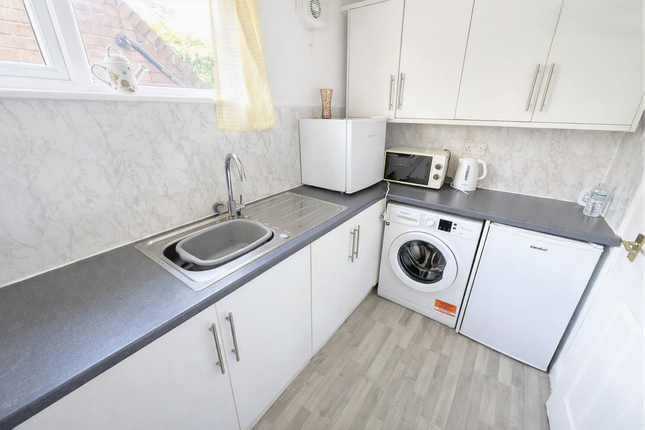 27, Foxhills Close, Washington photo 5