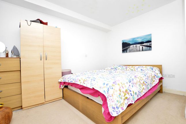 Flat 14 Springate House, 117, Walton Road, Manor Park photo 4