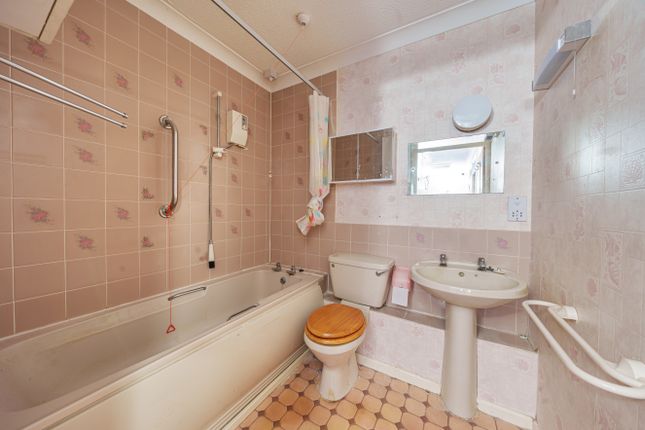 Flat for sale in School Road, Wrington, Bristol, North Somerset