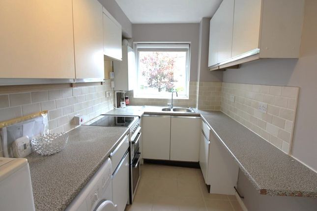 Crofton Way, Enfield photo 2