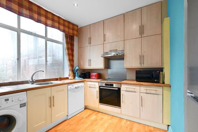 43a, Oakwood Court, Abbotsbury Road, London photo 4
