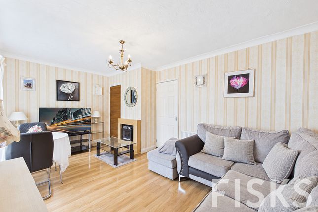 2d, Fairlop Avenue, Canvey Island photo 2