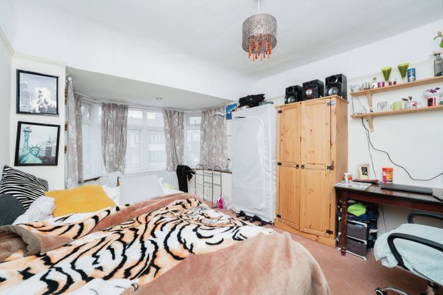 End terrace house for sale in Coniston Avenue, Greenford