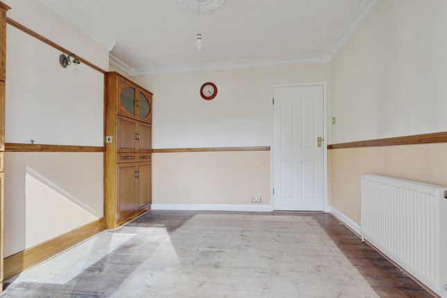 18, Ormonde Gardens, Leigh-on-sea photo 4