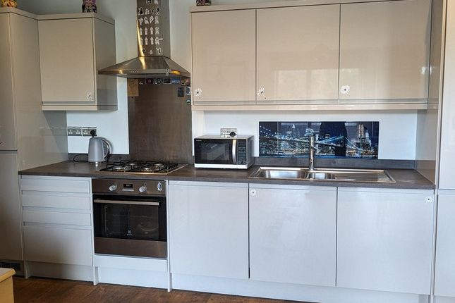 6 Station Road, Sutton photo 3