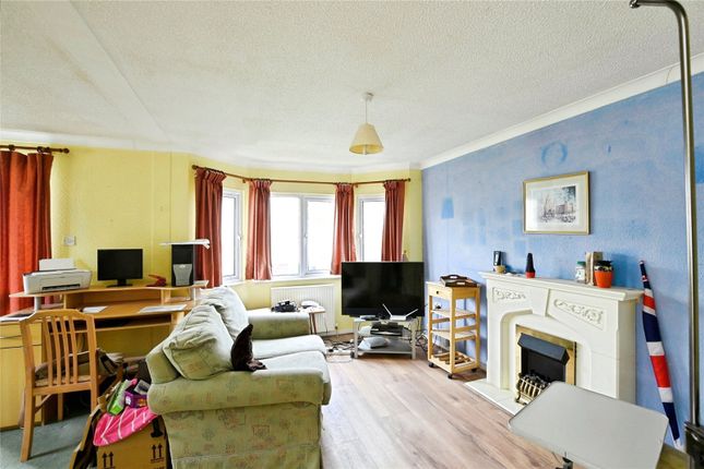 11 Poplar Walk,, Broadway Park, Petersfield photo 3