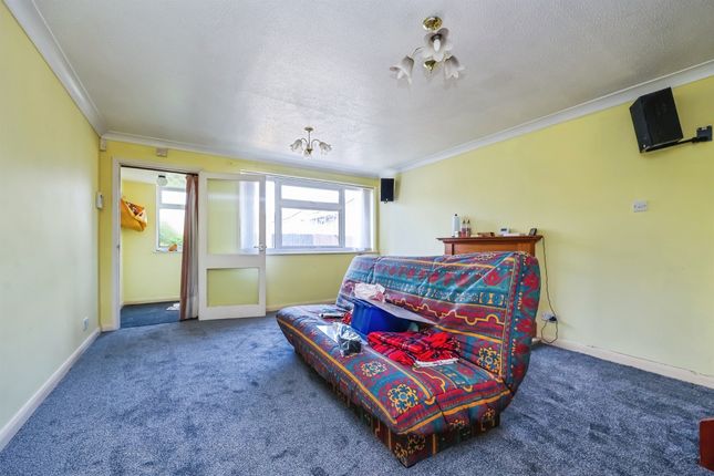 38, Irwin Drive, Nottingham photo 4