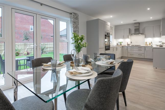 5 Charcoal Close, Cranleigh photo 3