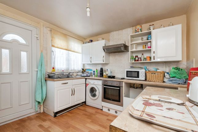 2, Brayton Close, Leeds photo 4