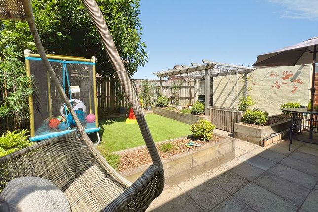 18, Beechwood Place, Newcastle Upon Tyne photo 2