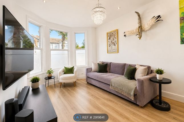 Colchester Road, London photo 4