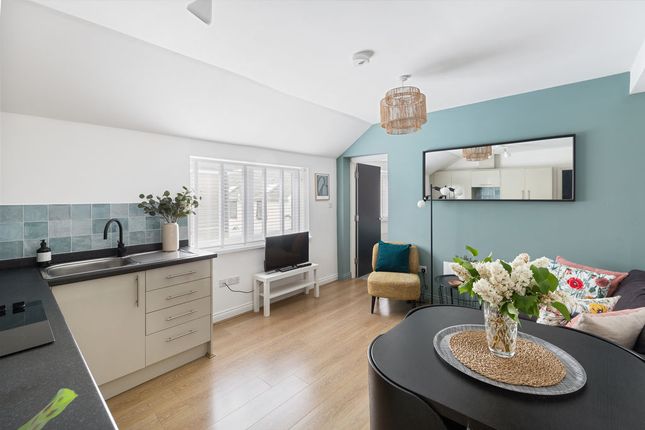 Flat 1, 88, Albany Road, Cardiff photo 2