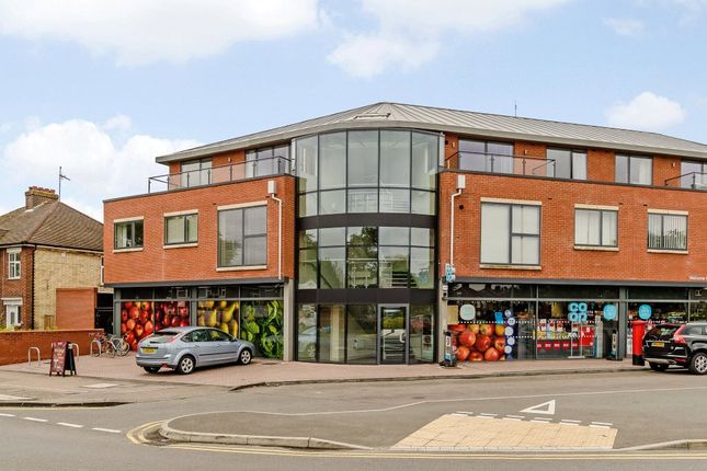 Thumbnail Flat to rent in Helix House, 119 Perne Road, Cambridge