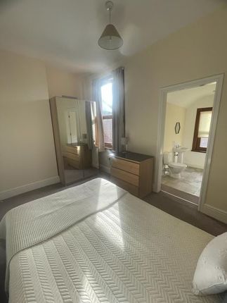 Thumbnail Room to rent in Littlemoor Lane, Doncaster